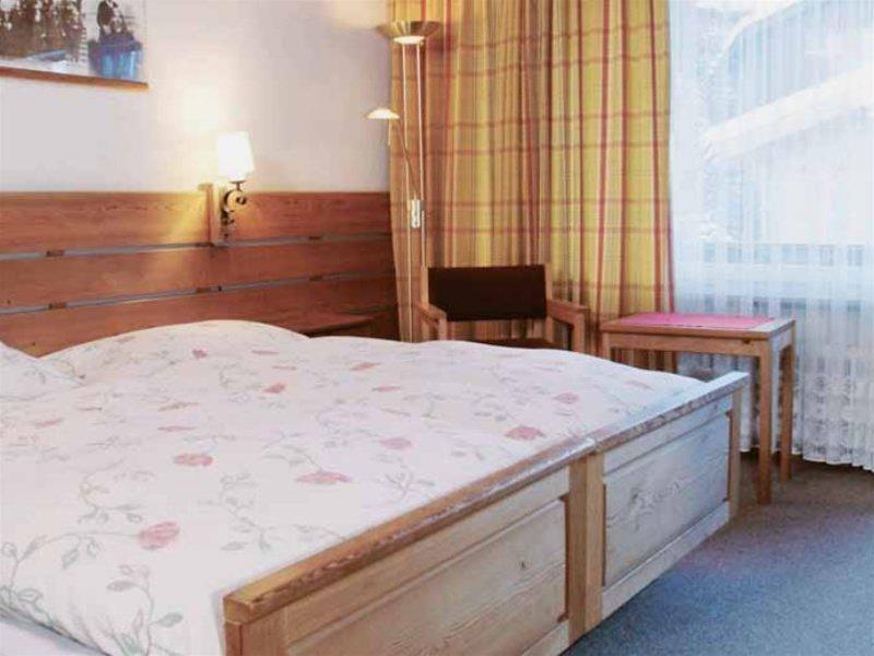 Jaegerhof Serviced Apartements Церматт Екстер'єр фото