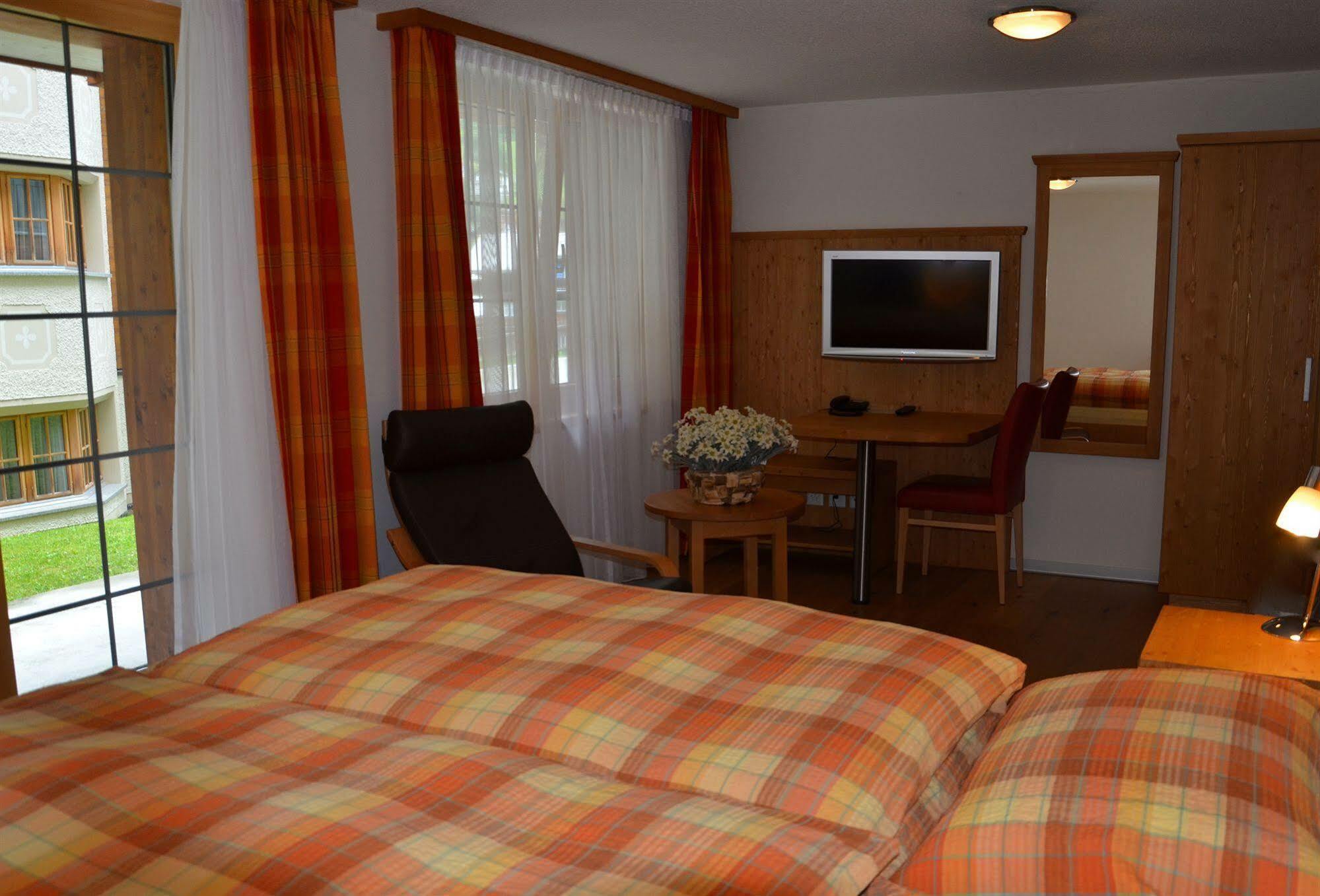 Jaegerhof Serviced Apartements Церматт Екстер'єр фото