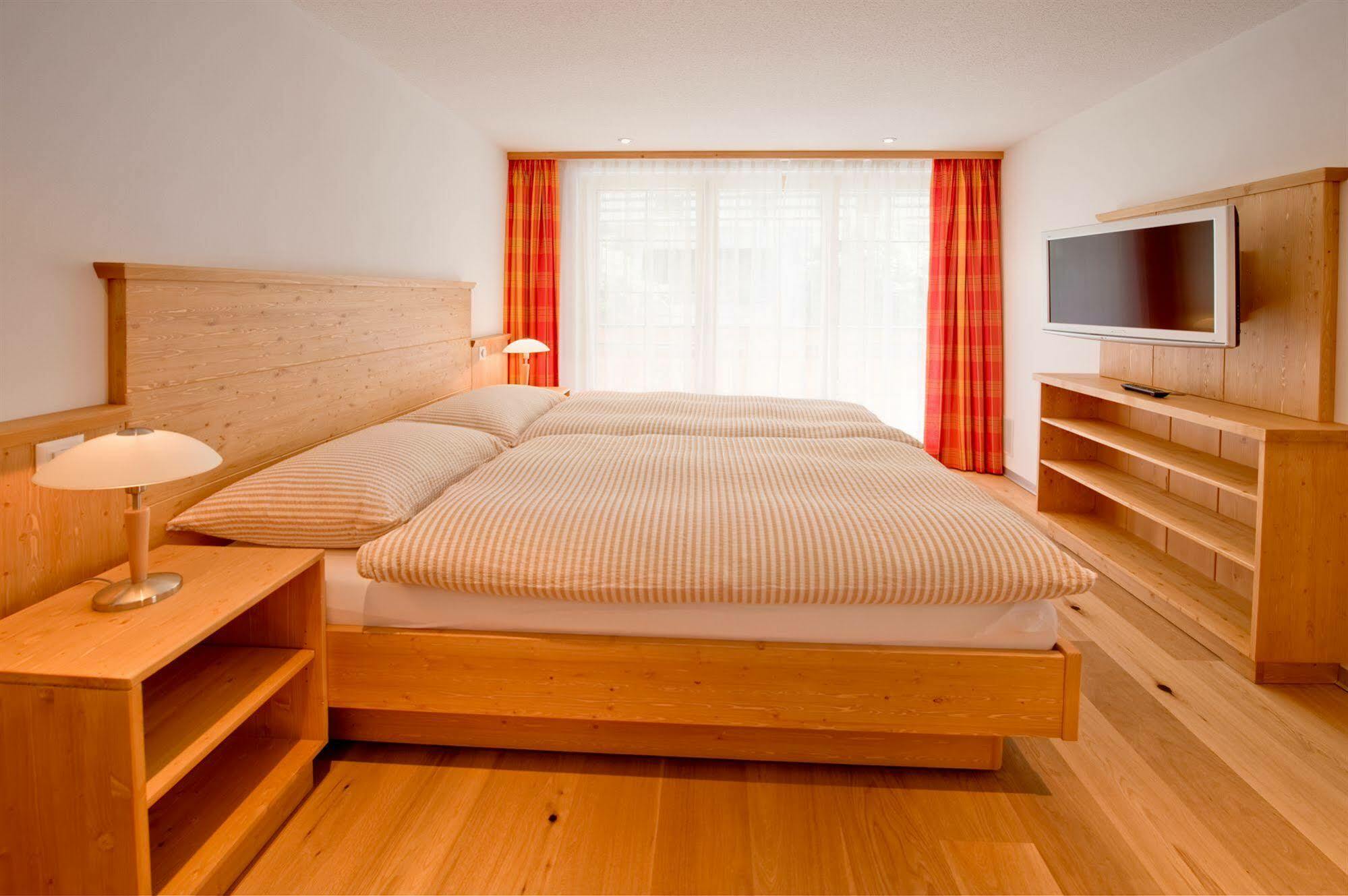 Jaegerhof Serviced Apartements Церматт Екстер'єр фото