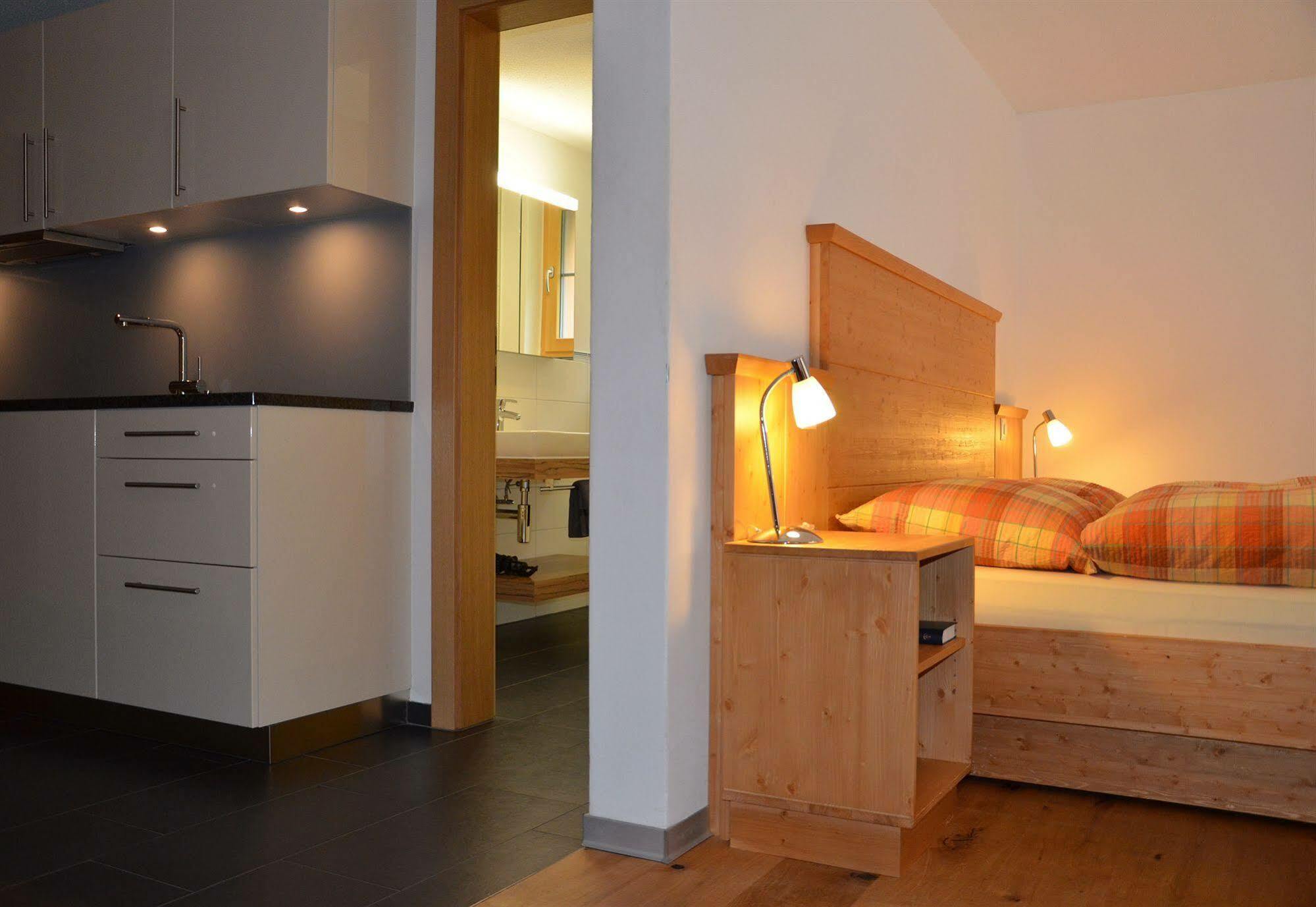 Jaegerhof Serviced Apartements Церматт Екстер'єр фото