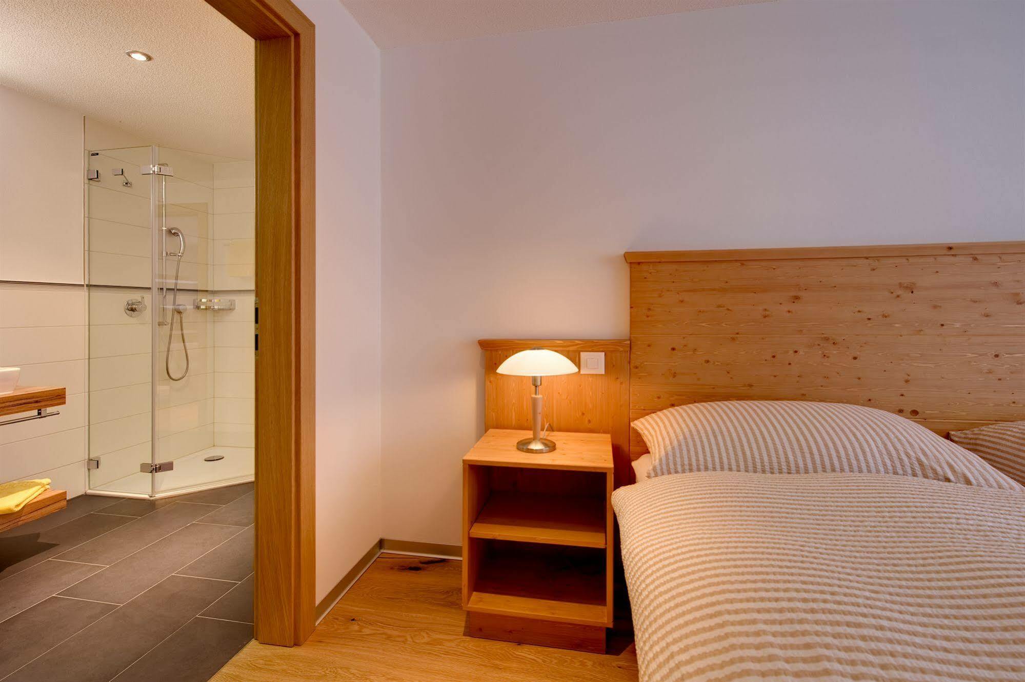 Jaegerhof Serviced Apartements Церматт Екстер'єр фото