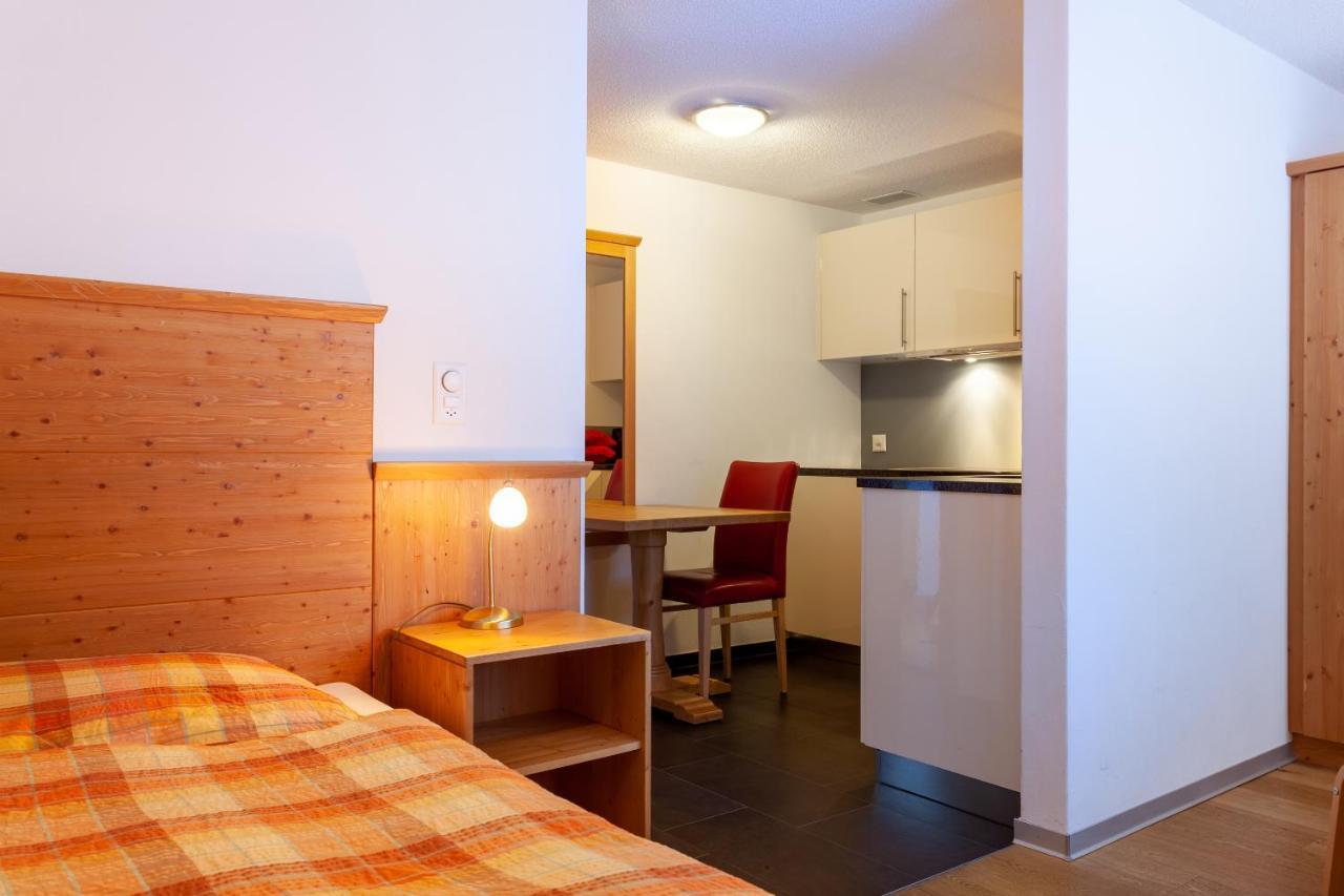 Jaegerhof Serviced Apartements Церматт Екстер'єр фото